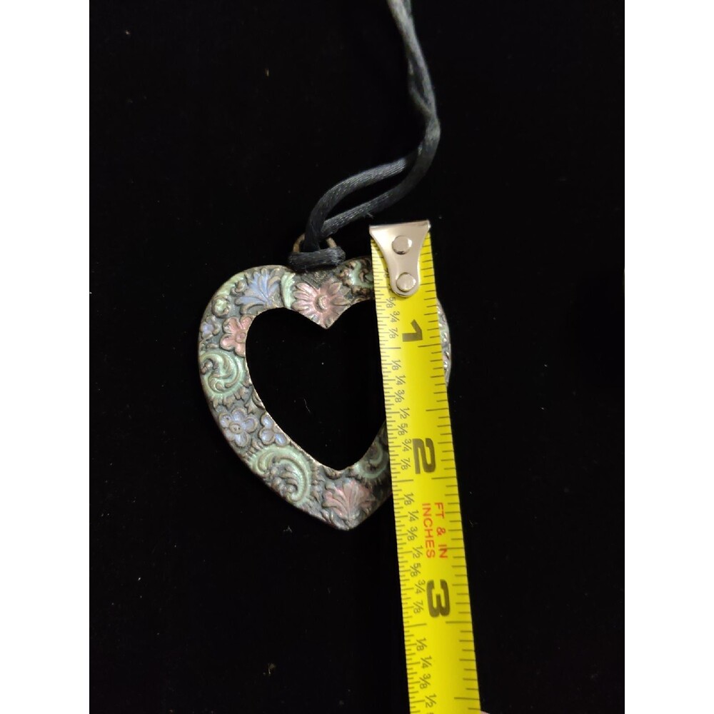 Metal Painted Heart - Picture 3 of 3